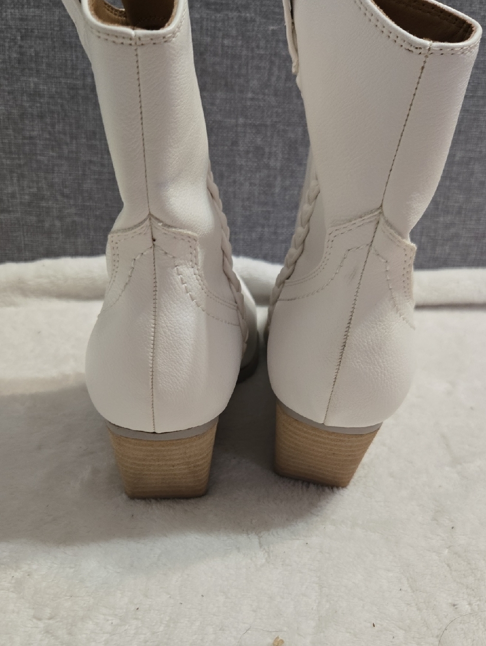 White Western Braided Mid-Calf Boots - Women's Fashion Boots Size 8 - Picture 4 of 6